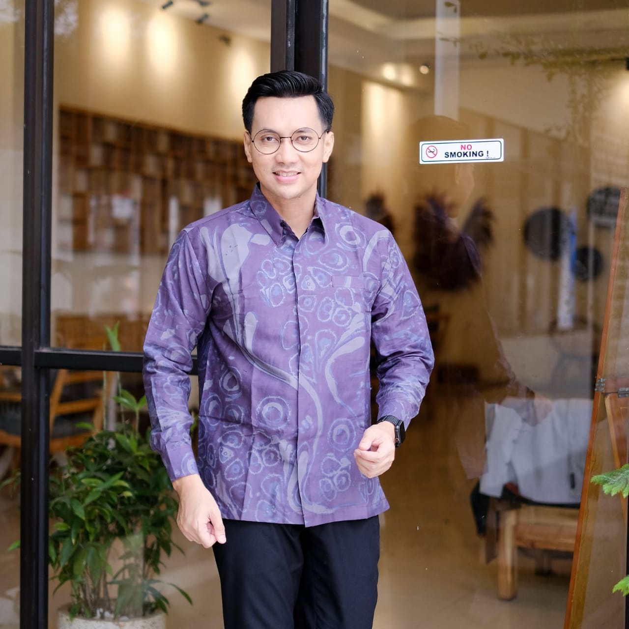 cover-ABSTRAK UNGU Kemeja Batik Pria Solo Lengan Panjang Lapis Furing BY BATIKSOLOAMANAH-1