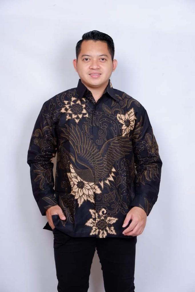 cover-KAMBOJA HITAM Kemeja Batik Pria Solo Lengan Panjang Lapis Furing BY BATIKSOLOAMANAH-1