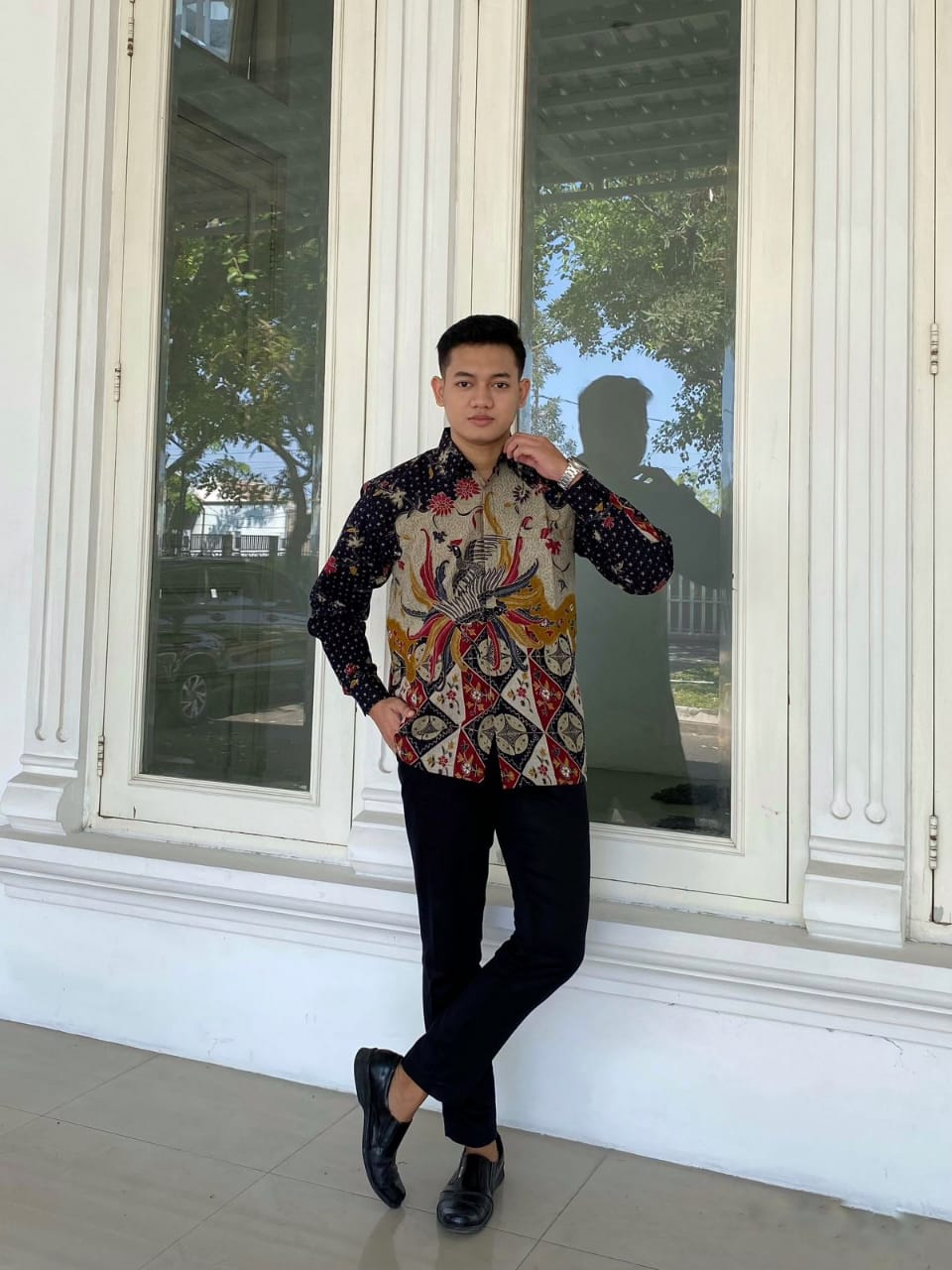 cover-MANUK TUMPUK HITAM  Kemeja Batik Pria Solo Lengan Panjang Lapis Furing BY BATIKSOLOAMANAH-1