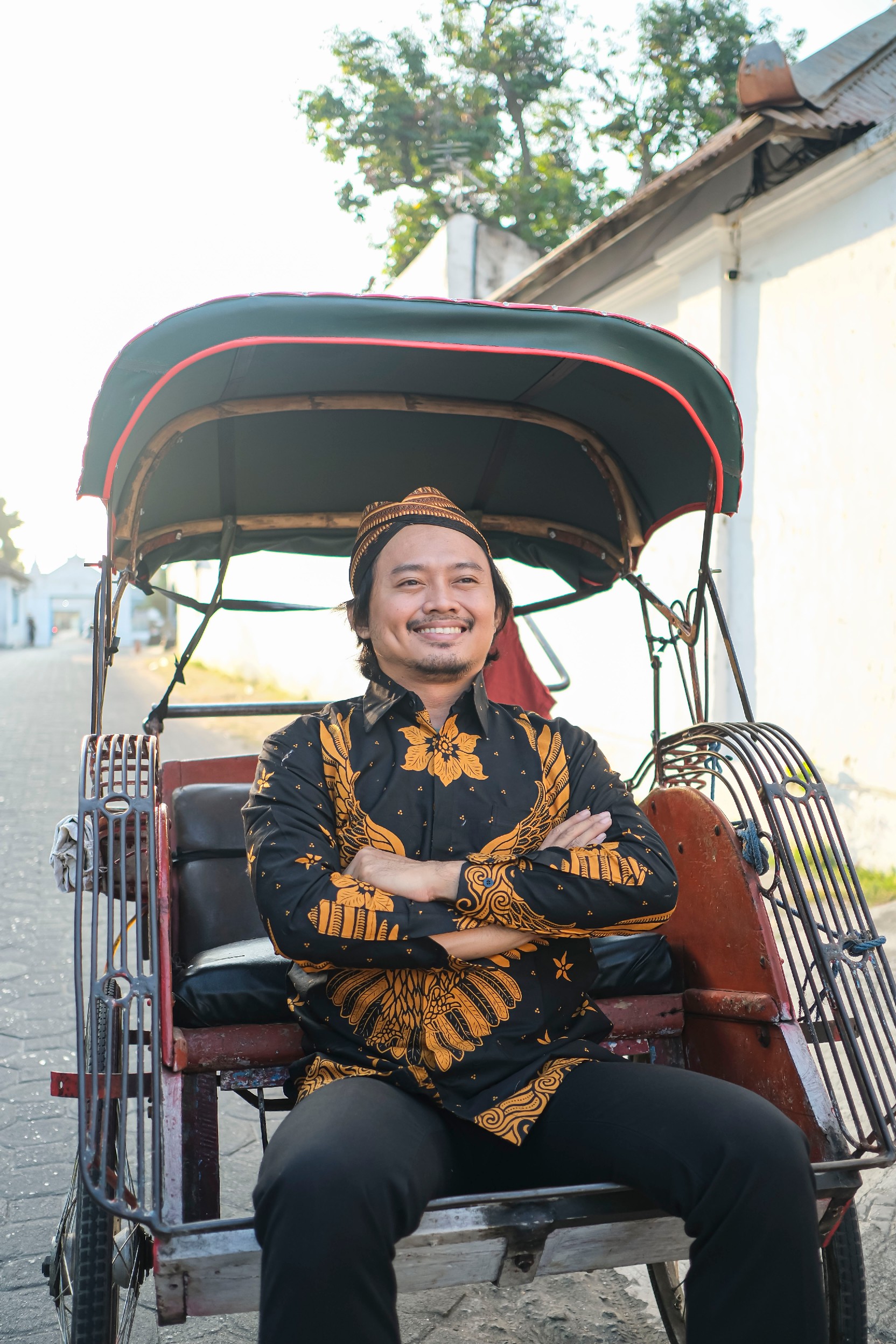 cover-ELANG GOLD Kemeja Batik Pria Solo Lengan Panjang Lapis Furing BY Mbahblangkonsolo-1