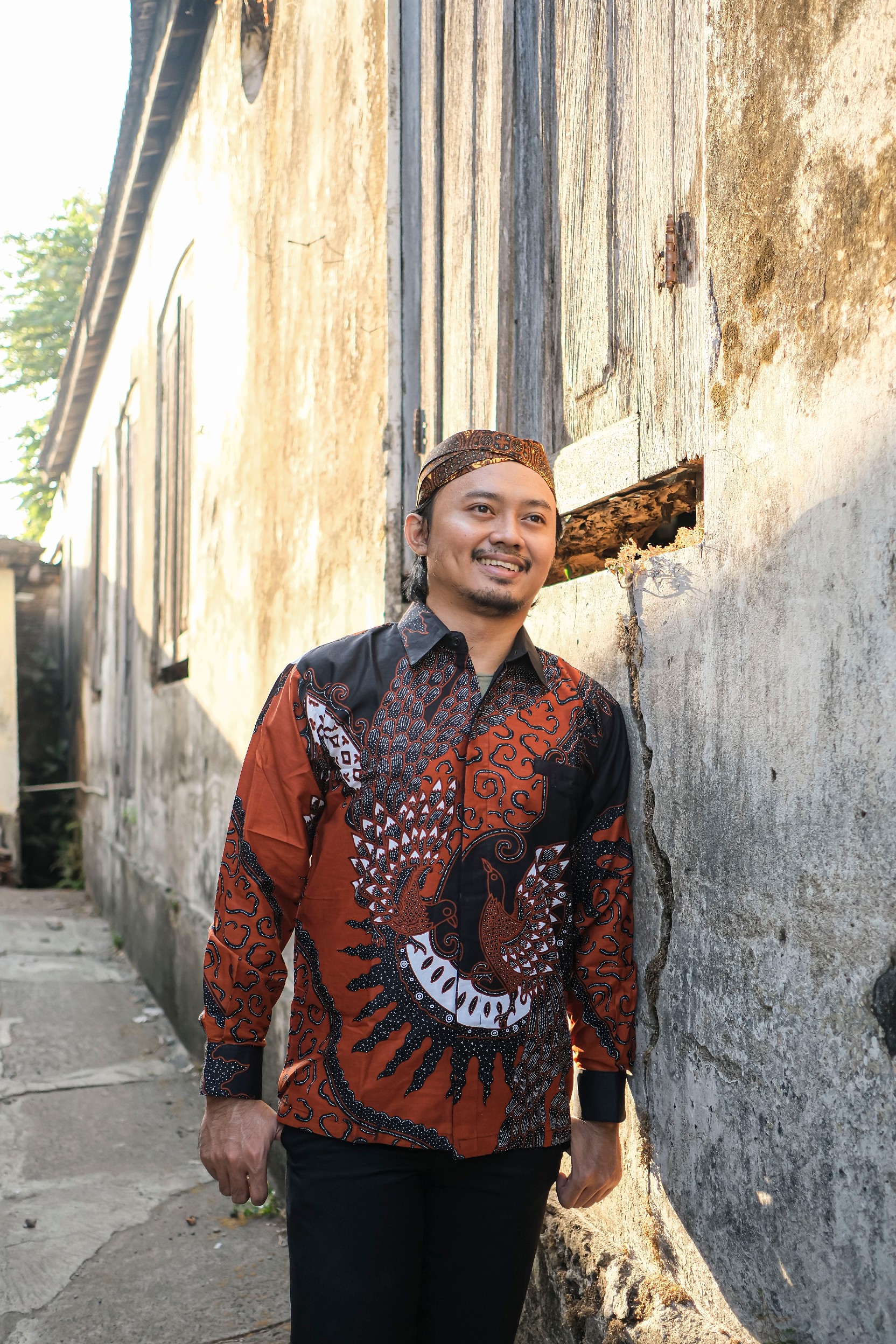 img-KATRESNAN ORANGE Kemeja Batik Pria Solo Lengan Panjang Lapis Furing BY Mbahblangkonsolo-2