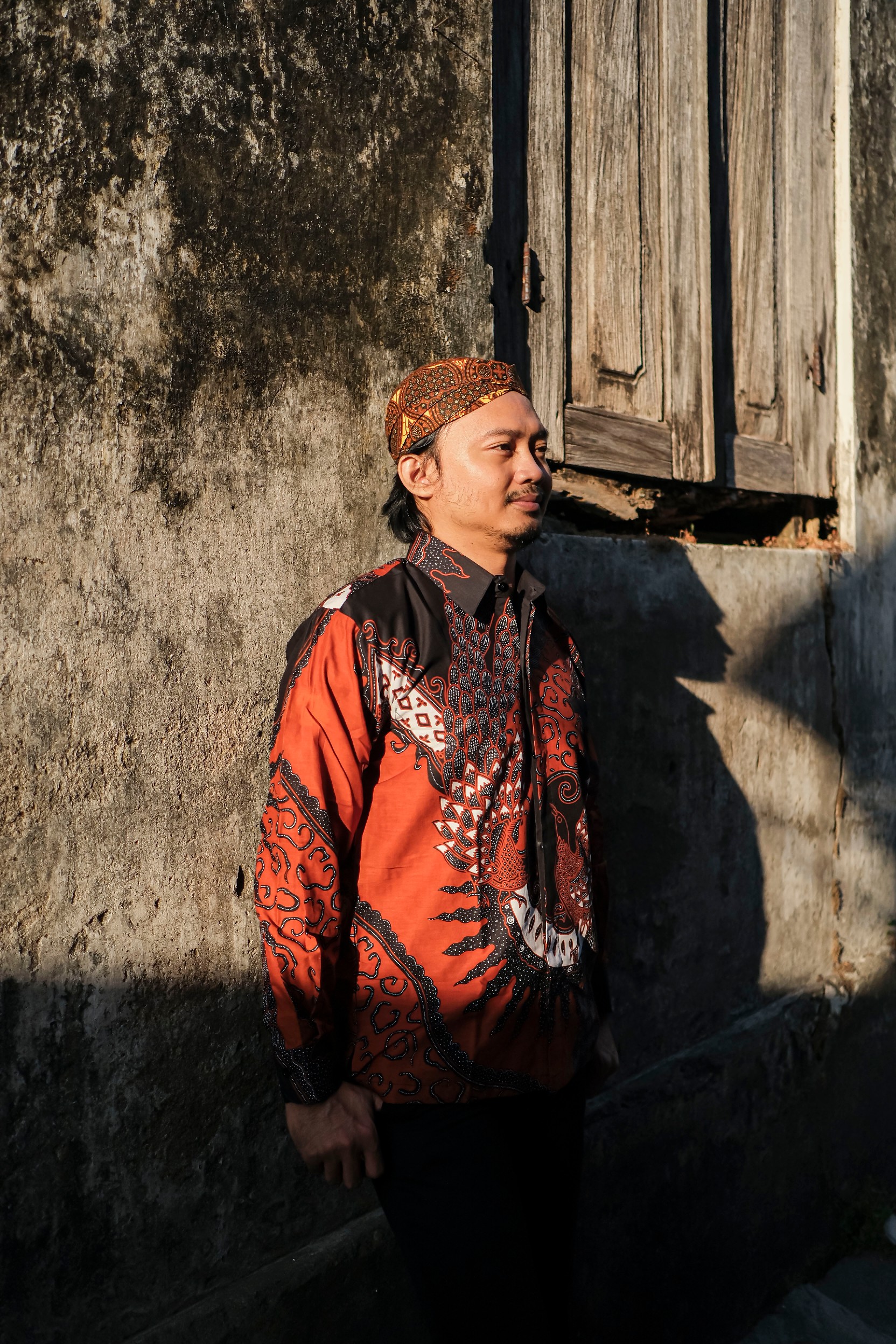 img-KATRESNAN ORANGE Kemeja Batik Pria Solo Lengan Panjang Lapis Furing BY Mbahblangkonsolo-3