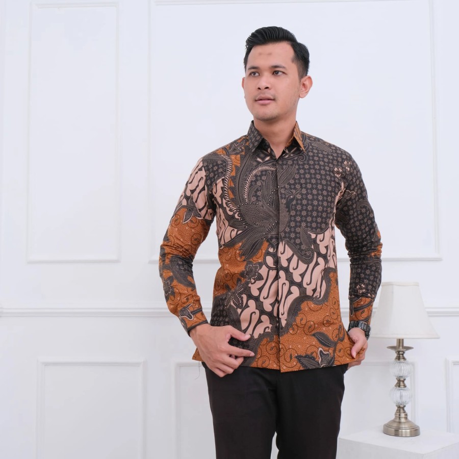 img-Kemeja Batik Pria Motif RAMAWIJAYA Bahan Katun Full Furing BY BATIKSOLOAMANAH-2