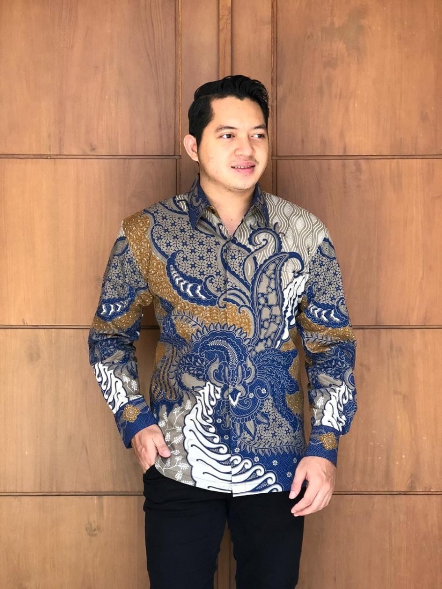 cover-Baju Batik Pria BRAMANTYA Bahan Katun Lapis Furing Halus BY BATIKSOLOAMANAH-1