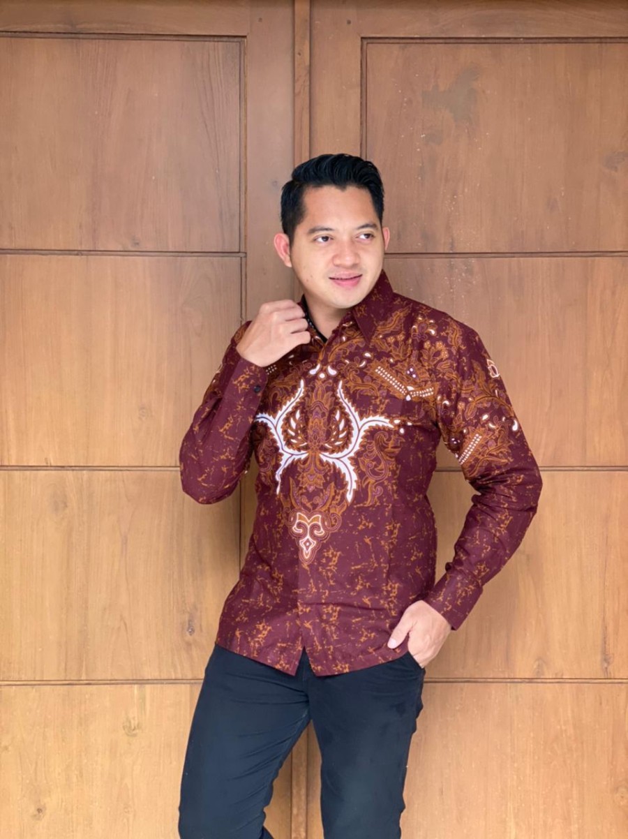 cover-Baju Batik Pria Lengan Pendek RAKHA Lapis Furing BY BATIKSOLOAMANAH-1