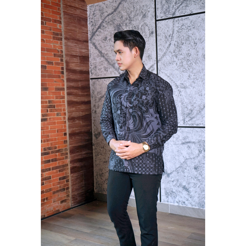img-PRASTOWO ABU Kemeja Batik Pria Solo Lengan Panjang Lapis Furing By BATIKSOLOAMANAH-2