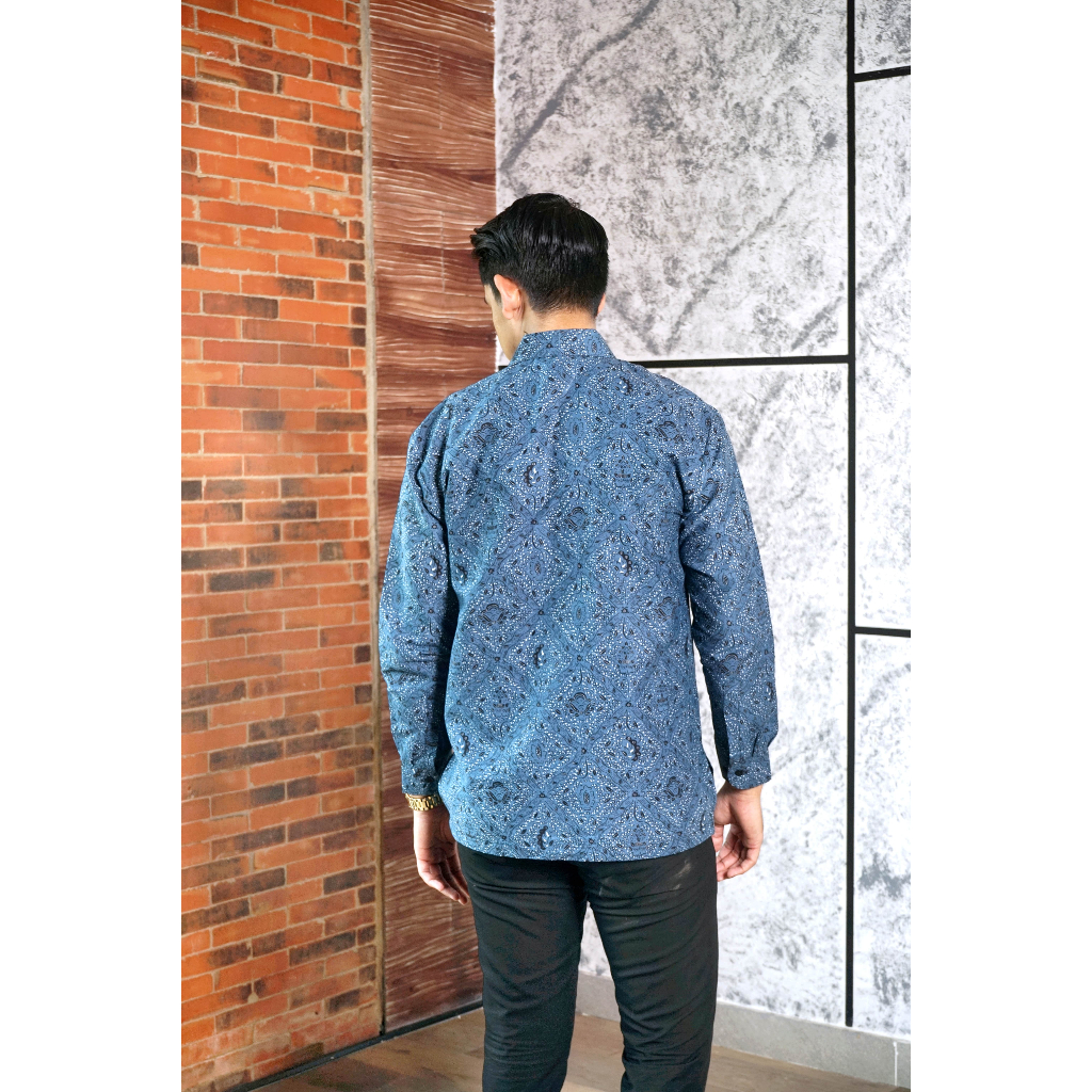 img-SIDOMUKTI BIRU Kemeja Batik Pria Solo Lengan Panjang Lapis Furing By BATIKSOLOAMANAH-5