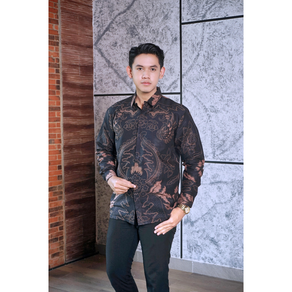 cover-MAHKOTA SOGAN Kemeja Batik Pria Solo Lengan Panjang Lapis Furing By BATIKSOLOAMANAH-1