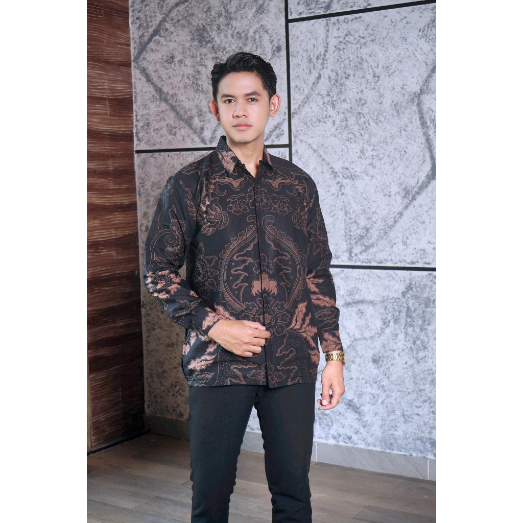 img-MAHKOTA SOGAN Kemeja Batik Pria Solo Lengan Panjang Lapis Furing By BATIKSOLOAMANAH-2