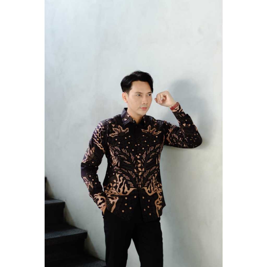 cover-KAWUNG DAUN HITAM Kemeja Batik Pria Solo Lengan Panjang Lapis Furing By BATIKSOLOAMANAH-1