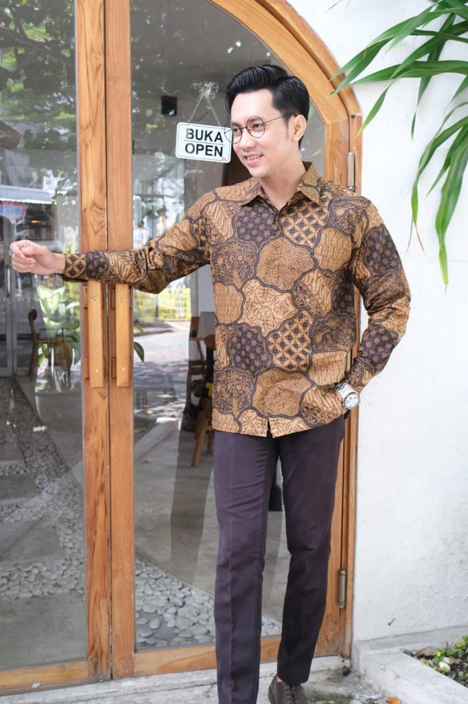 cover-DEWANGGA COKLAT Kemeja Batik Pria Solo Lengan Panjang Lapis Furing By BATIKSOLOAMANAH-1