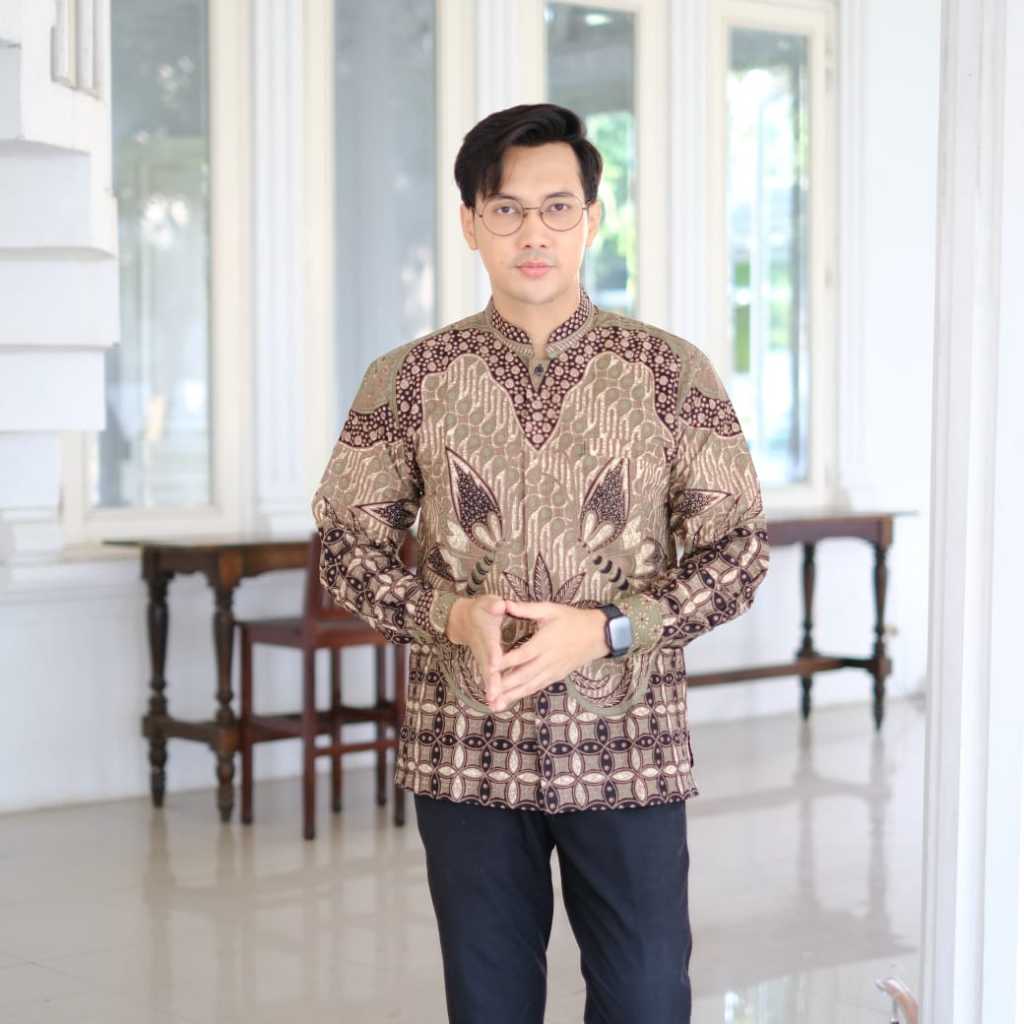 cover-KOKO KUPU SAGE Kemeja Batik Pria Solo Lengan Panjang Lapis Furing By BATIKSOLOAMANAH-1