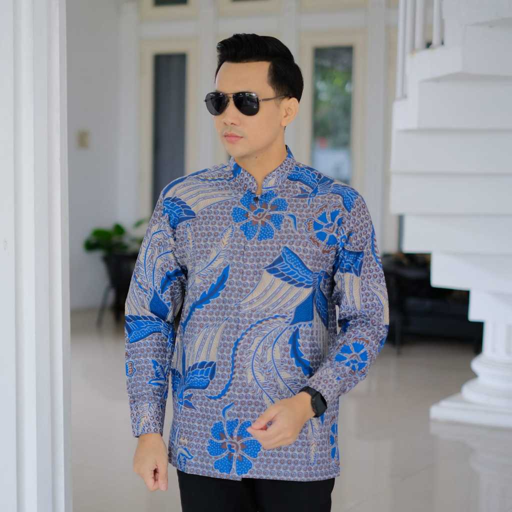 cover-KOKO BUNGA BIRU Kemeja Batik Pria Solo Lengan Panjang Lapis Furing By BATIKSOLOAMANAH-1