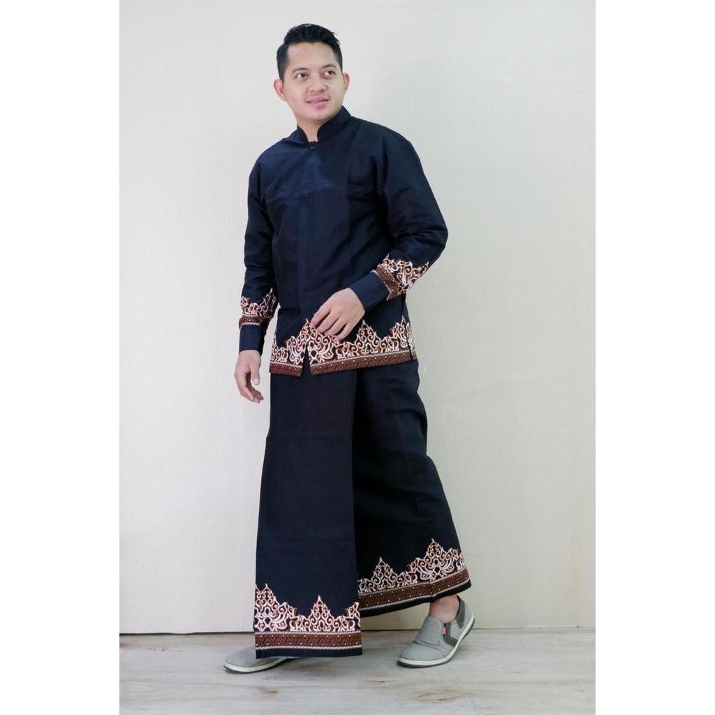 cover-SARUNG BATIK SOLO TUMPAL HITAM BATIKSOLOAMANAH-1