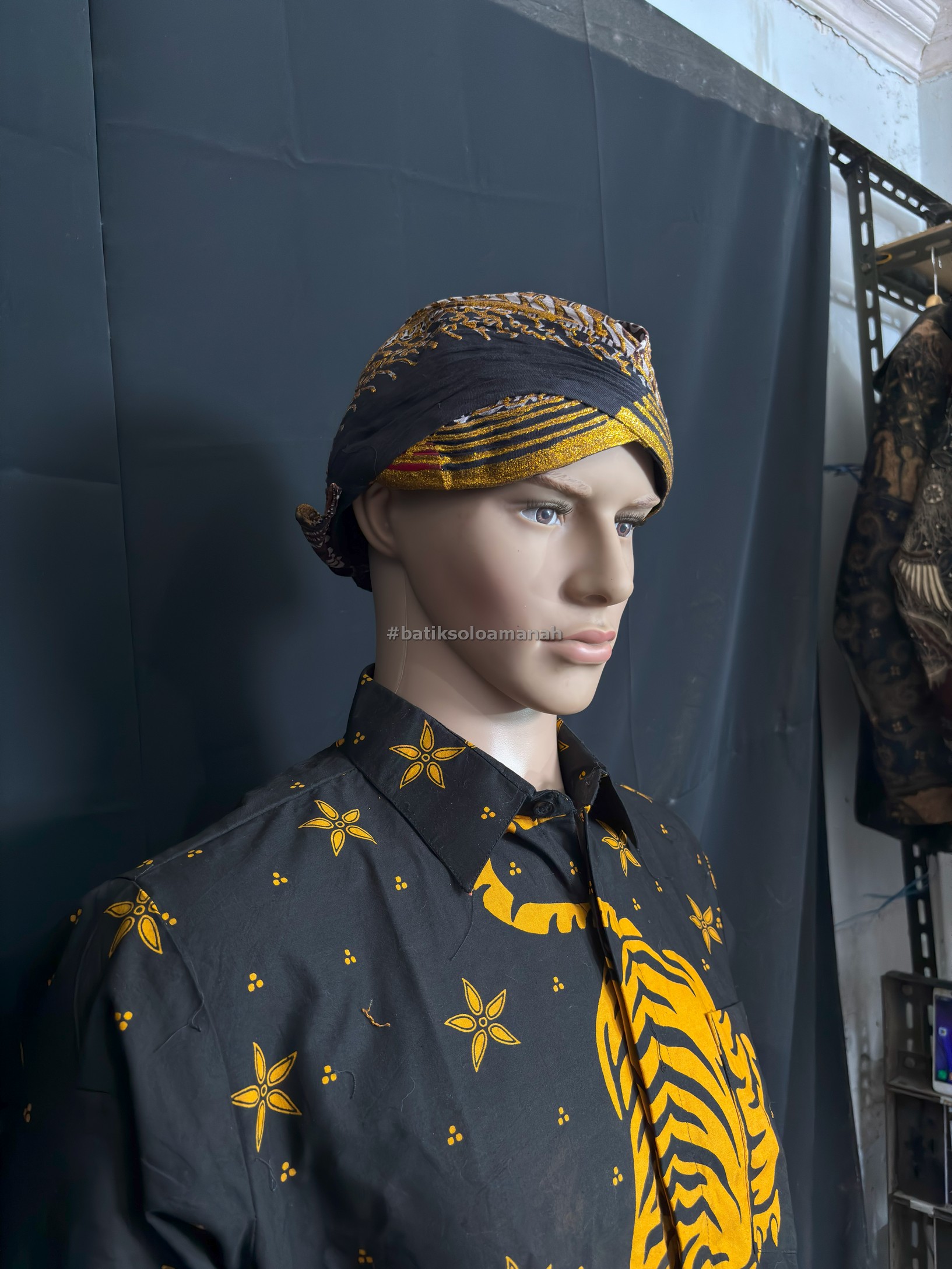 img-BLANGKON JOGJA MOTIF PARANG CABUT EMAS BISA DILIPAT NIKAHAN-2